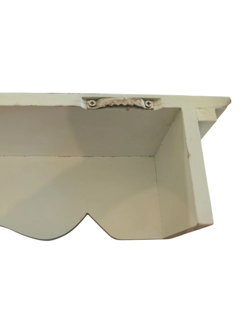 White Decorative Wall Shelf with Scalloped Apron